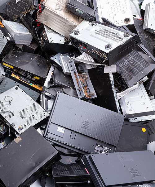Alte Kleingeräte für den Elektroschrott